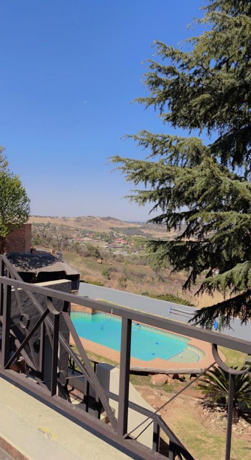Glenvista Home With A View 요하네스버그 외부 사진